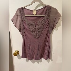 Anthropologie lilac colored short sleeve top size XS